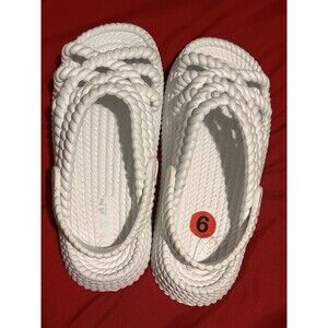 Women’s Sandals 6